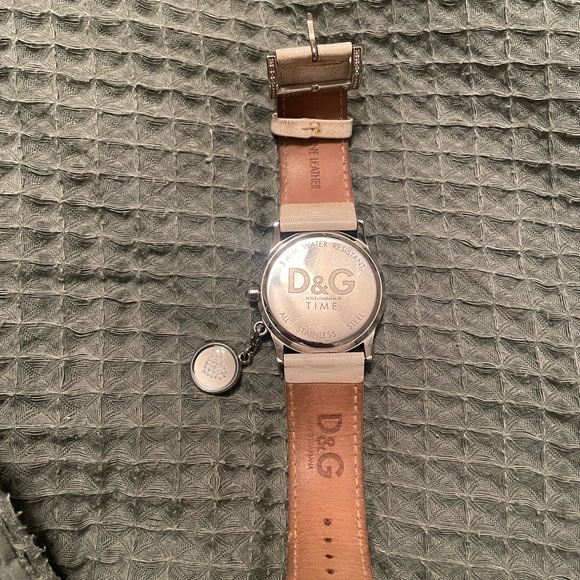 D&G watch - Picture 3 of 6